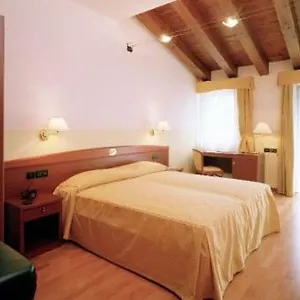 https://hotel-ristorante-pedrocchi.hotelinveneto.com