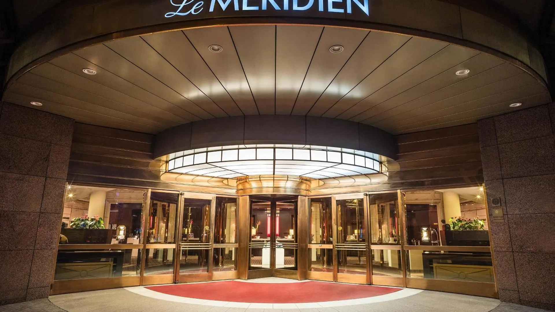 Le Meridien Štutgart 5*,