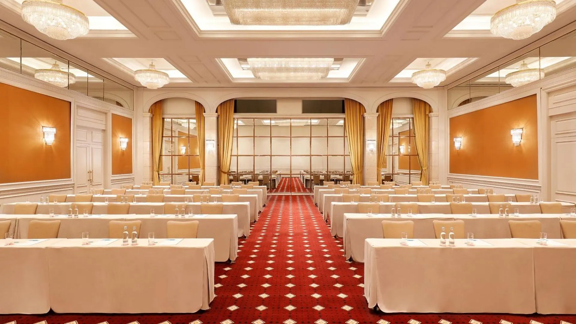 Le Meridien Štutgart 5*,