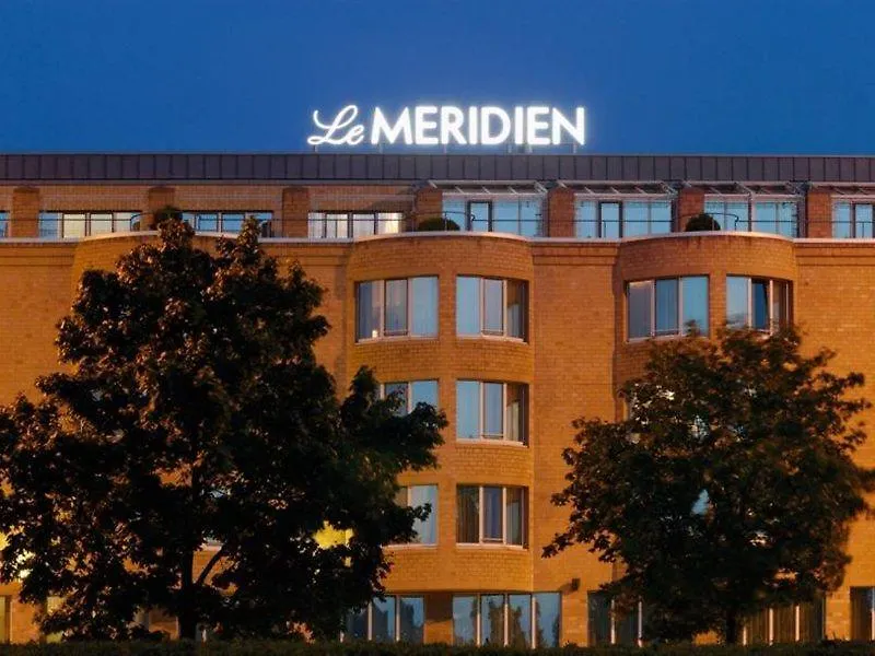 Le Meridien Štutgart 5*,