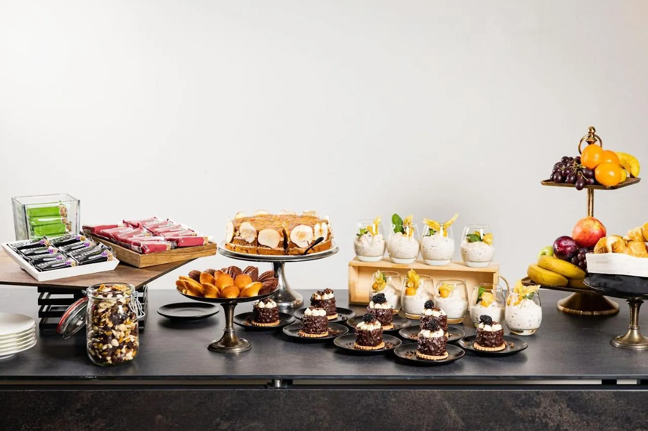 Le Meridien Stuttgart 5*,